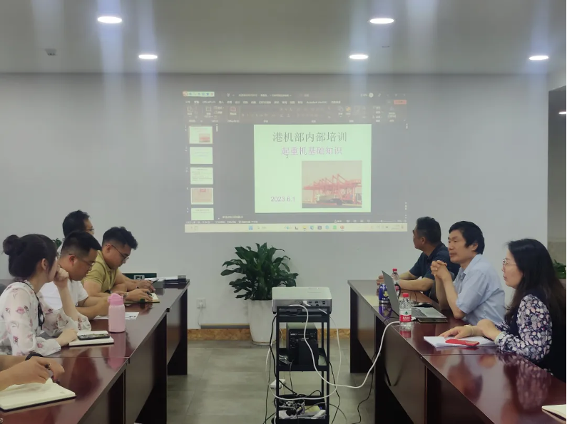 黄金城网站机电举行机械设计专业手艺培训