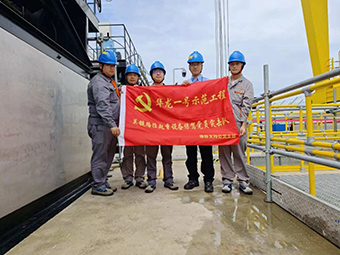 业主给黄金城网站机电党员突击队颁了“金牌”！